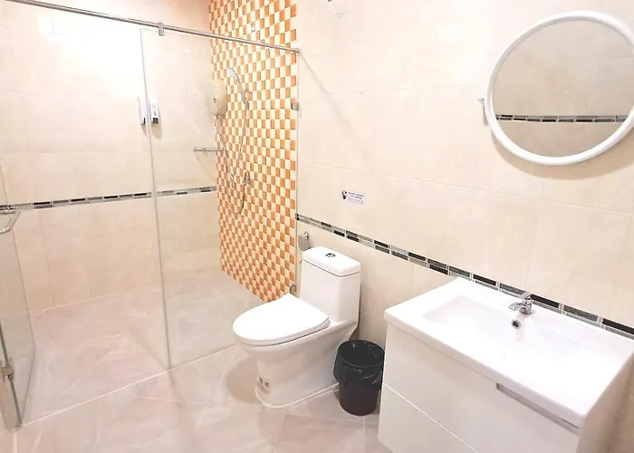 New! Kg 3 Bedrooms/ Free Wi-fi Vakantiehuis Bangkok